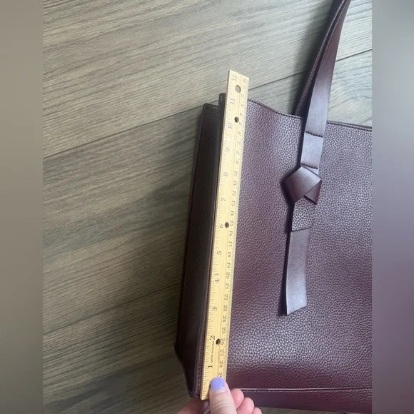 Rachel Zoe Deep Wine/Maroon Leather Tote Bag with Minimalist Design - Picture 2 of 7